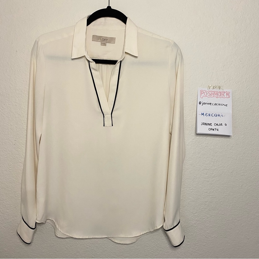 Ann Taylor LOFT Ivory White Collard Blouse with Black Trims in Size XS